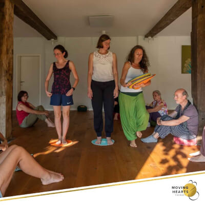 inspiratie & level-up weekend voor allerhande hulpverleners: dans, crea, lachen & psychodrama
